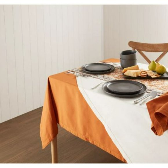 Tablecloths (Set of Two) - Picture 4 of 11